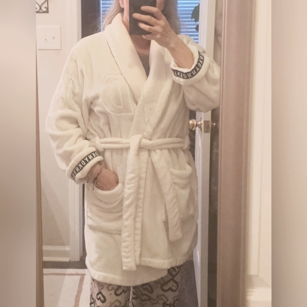 DKNY thick / soft bathrobe